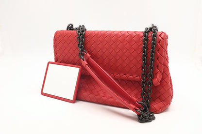 Bottega Veneta Shoulder Bag in Red Intrecciato Leather