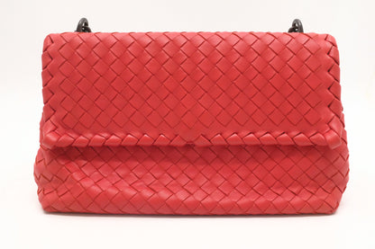 Bottega Veneta Shoulder Bag in Red Intrecciato Leather