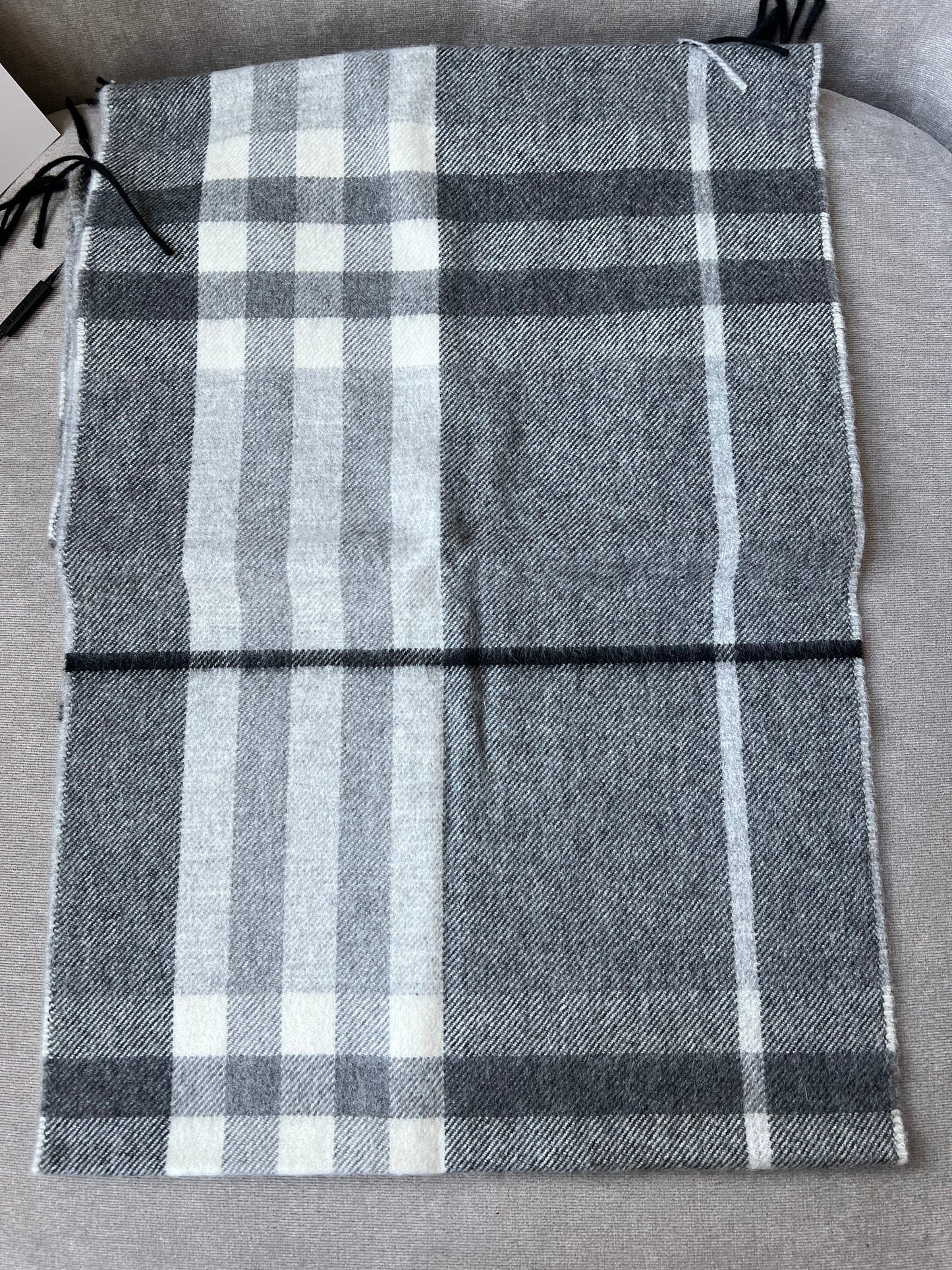 Burberry Classic Check Shale Grey Cashmere Scarf (RRP £420)