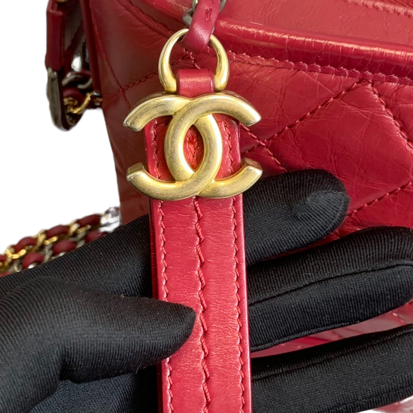 Aged Calfskin Quilted Small Gabrielle Hobo Red