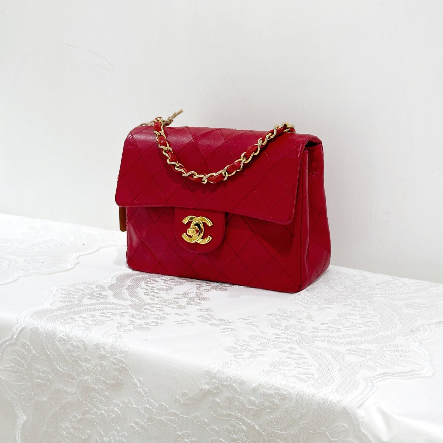 Chanel vintage mini class flap 18cm