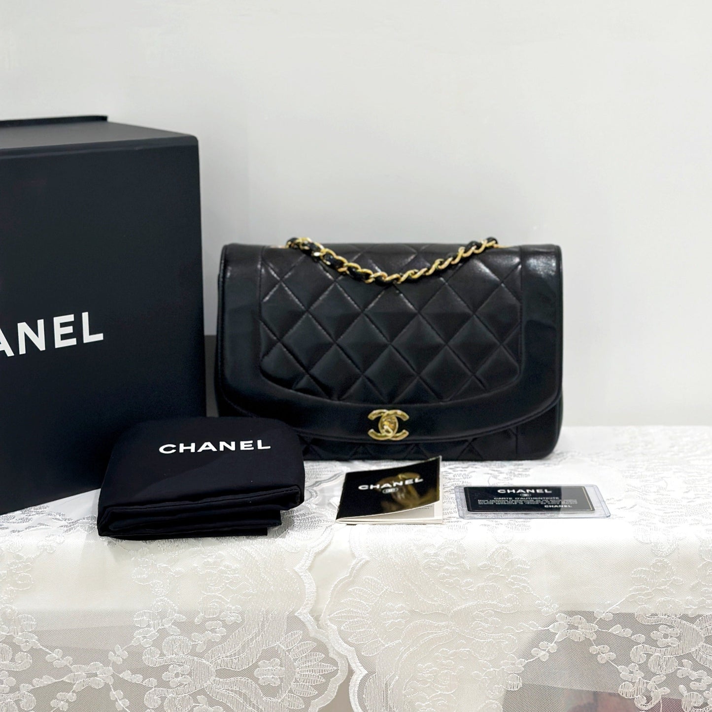 Chanel vintage diana 25cm
