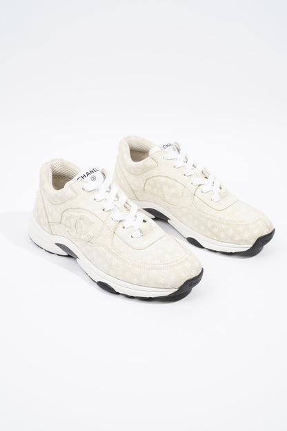 Chanel CC Logo Cream   White Suede EU 39.5 UK 6.5
