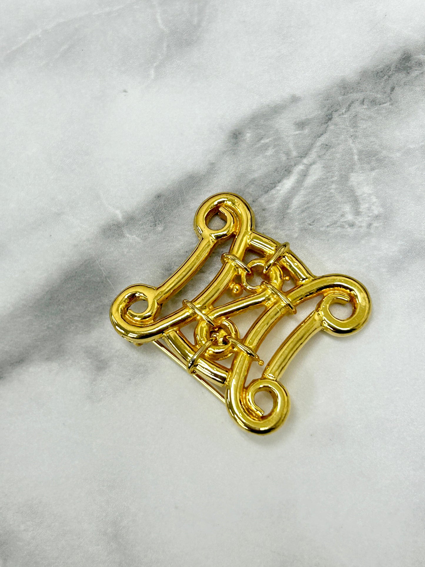 CELINE Triomphe Brooch Gold Vintage gujds6