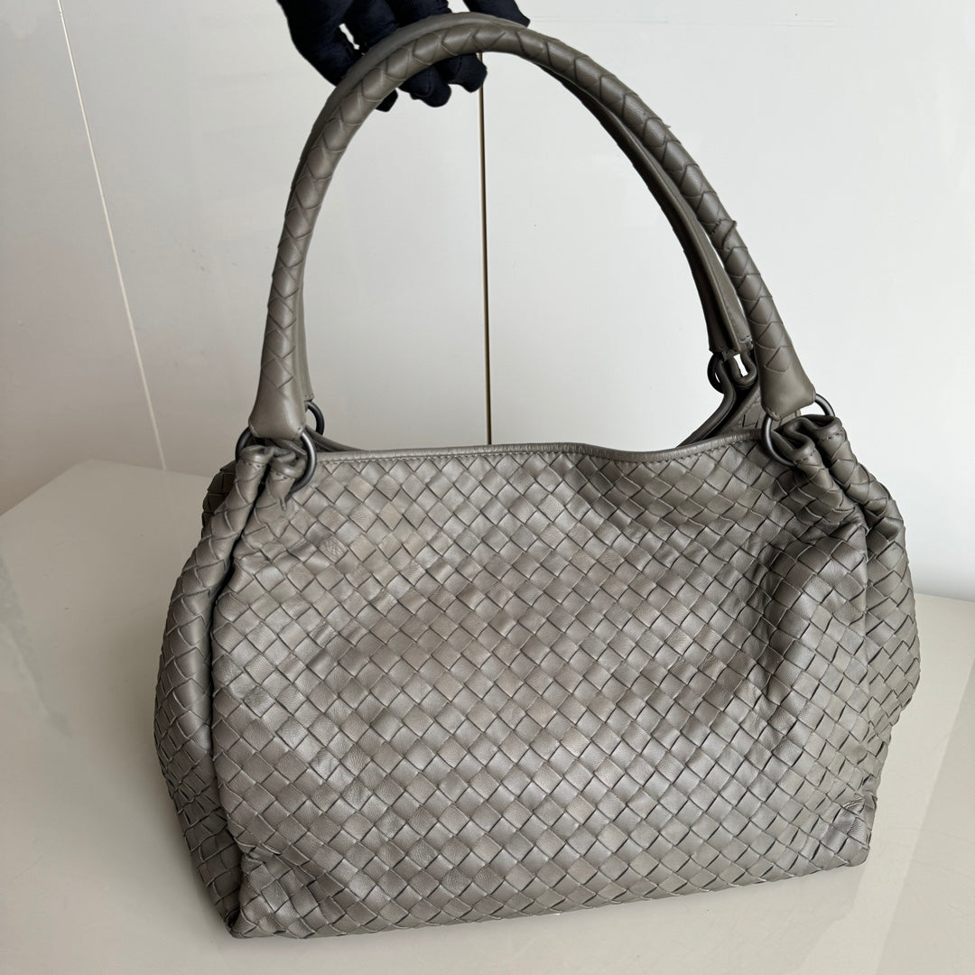 Bottega Veneta Parachute Shoulder Bag Intrecciato Grey 33cm