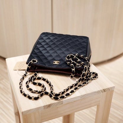 Chanel vintage shoulder bag