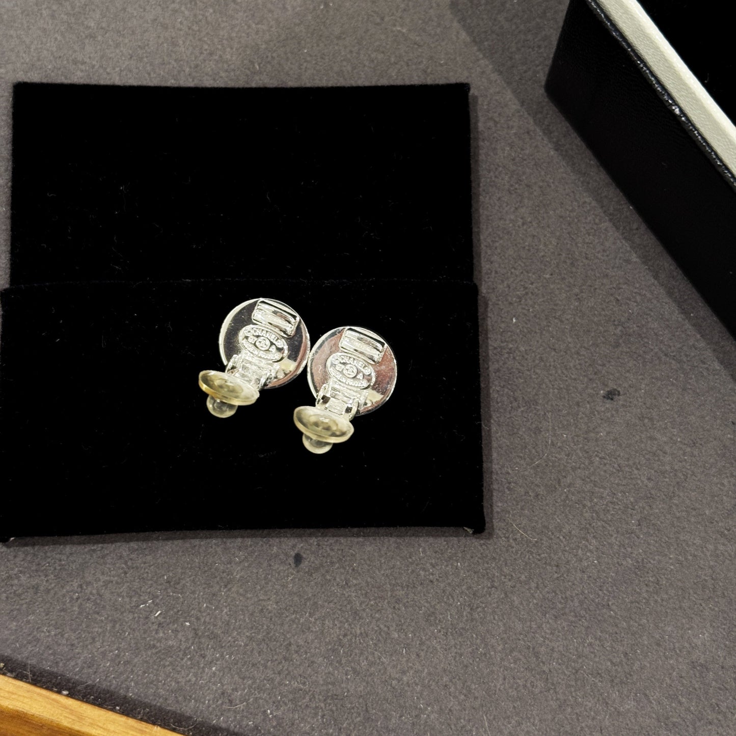Chanel Vintage Ear clip