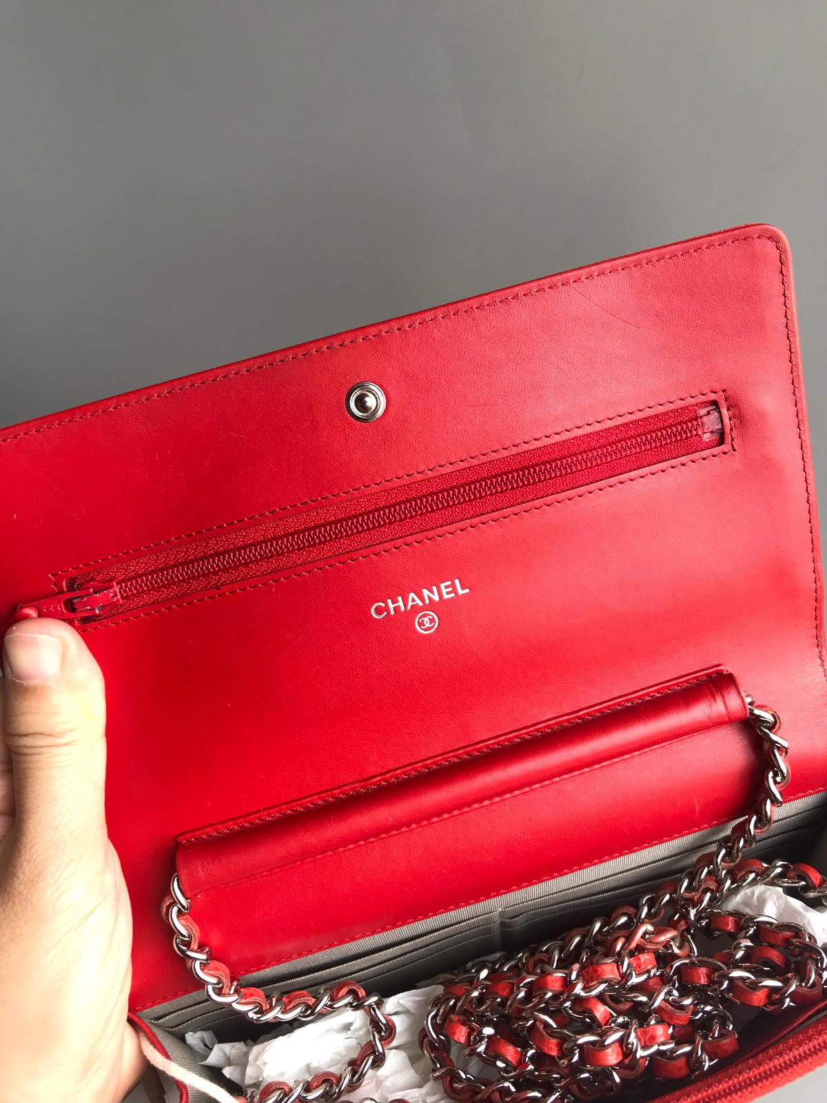 Timeless CC Wallet on Chain in Red Caviar