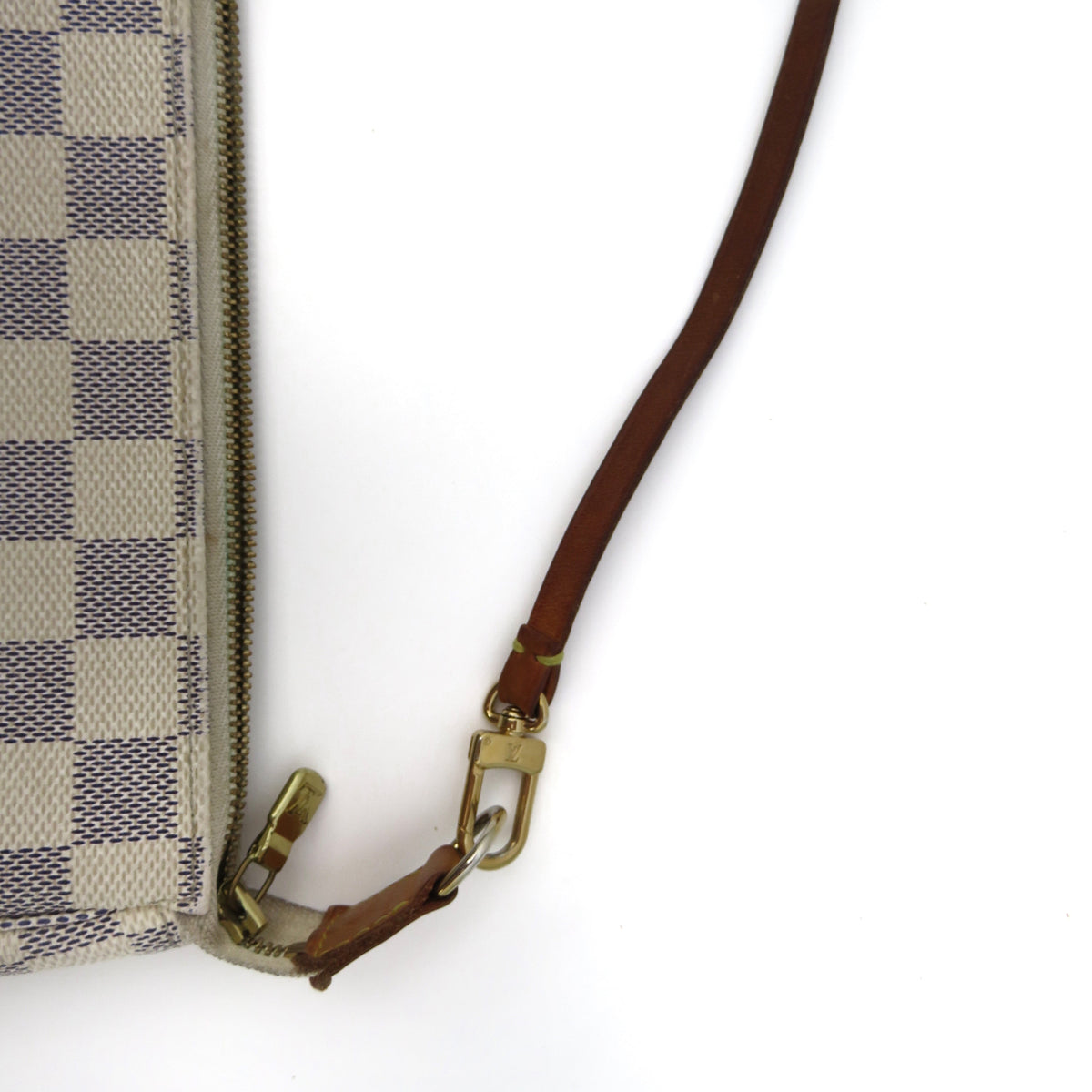 Louis-Vuitton Pochette in Damier Azur