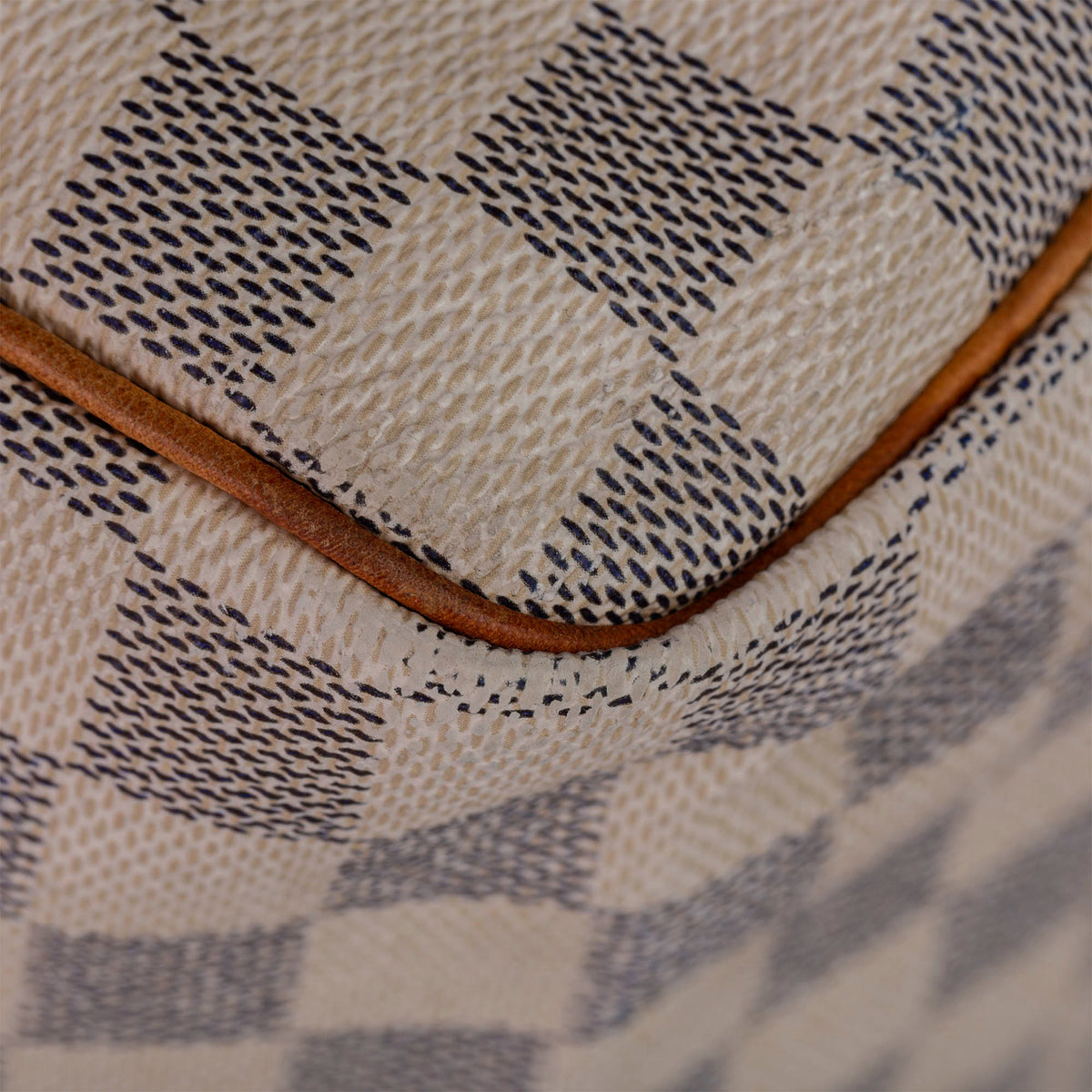 Louis-Vuitton Damier Azur Speedy 35 White