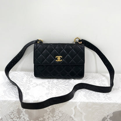 Chanel vintage CC logo shoulder bag