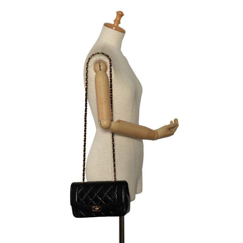 Chanel Diana Flap Shoulder Bag  Leather Shoulder Bag in Good condition