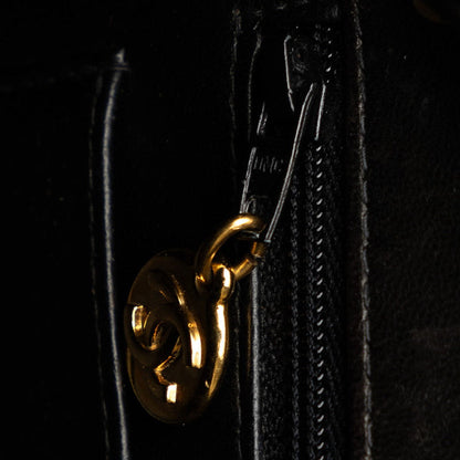 Chanel Diana Flap Shoulder Bag  Leather Shoulder Bag in Good condition