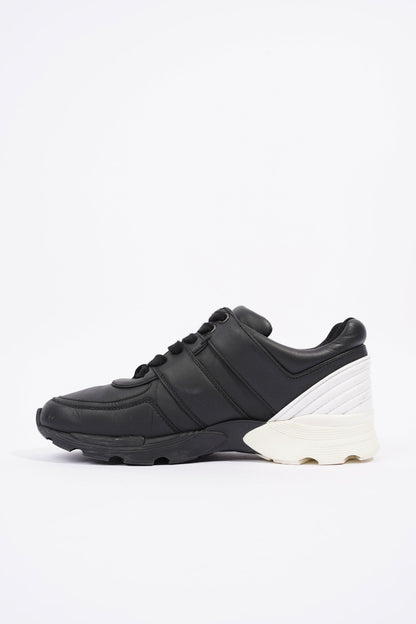 Chanel CC Logo Sneaker Black   White Leather EU 37 UK 4