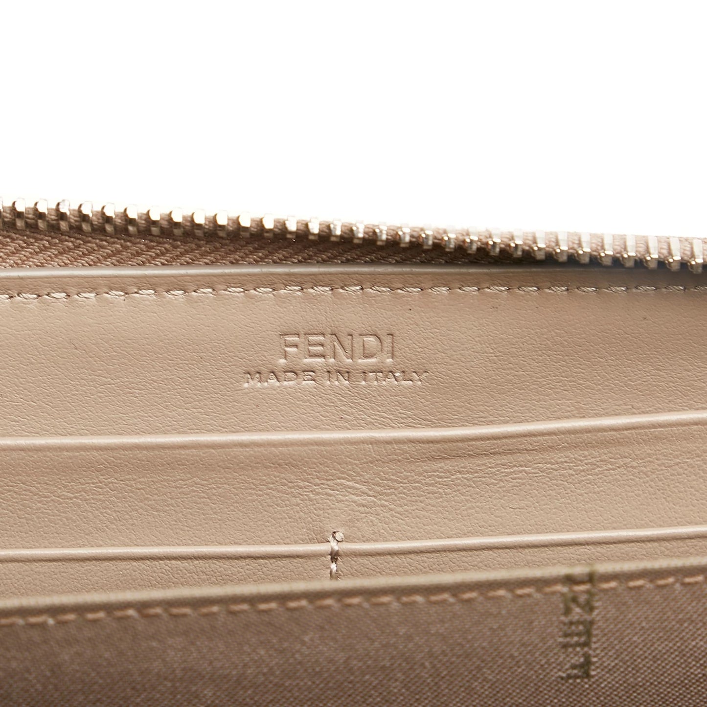 Fendi By The Way Leather Long Wallet (SHG-Hqb04G)