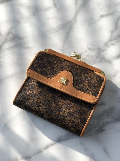 CELINE  Metal Clasp Folded Wallet Brown Vintage u7djjc