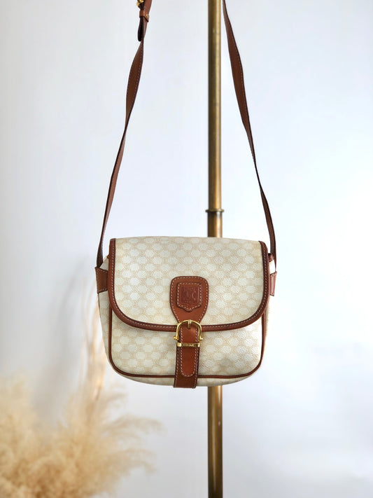 CELINE  Front Buckle Shoulder bag White Vintage s4pk6f