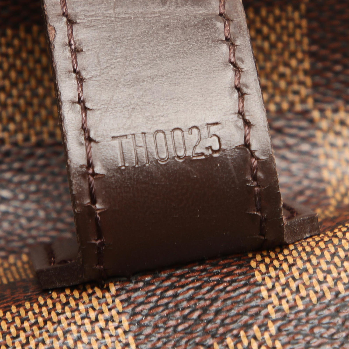 Louis-Vuitton Damier Ebene Broadway