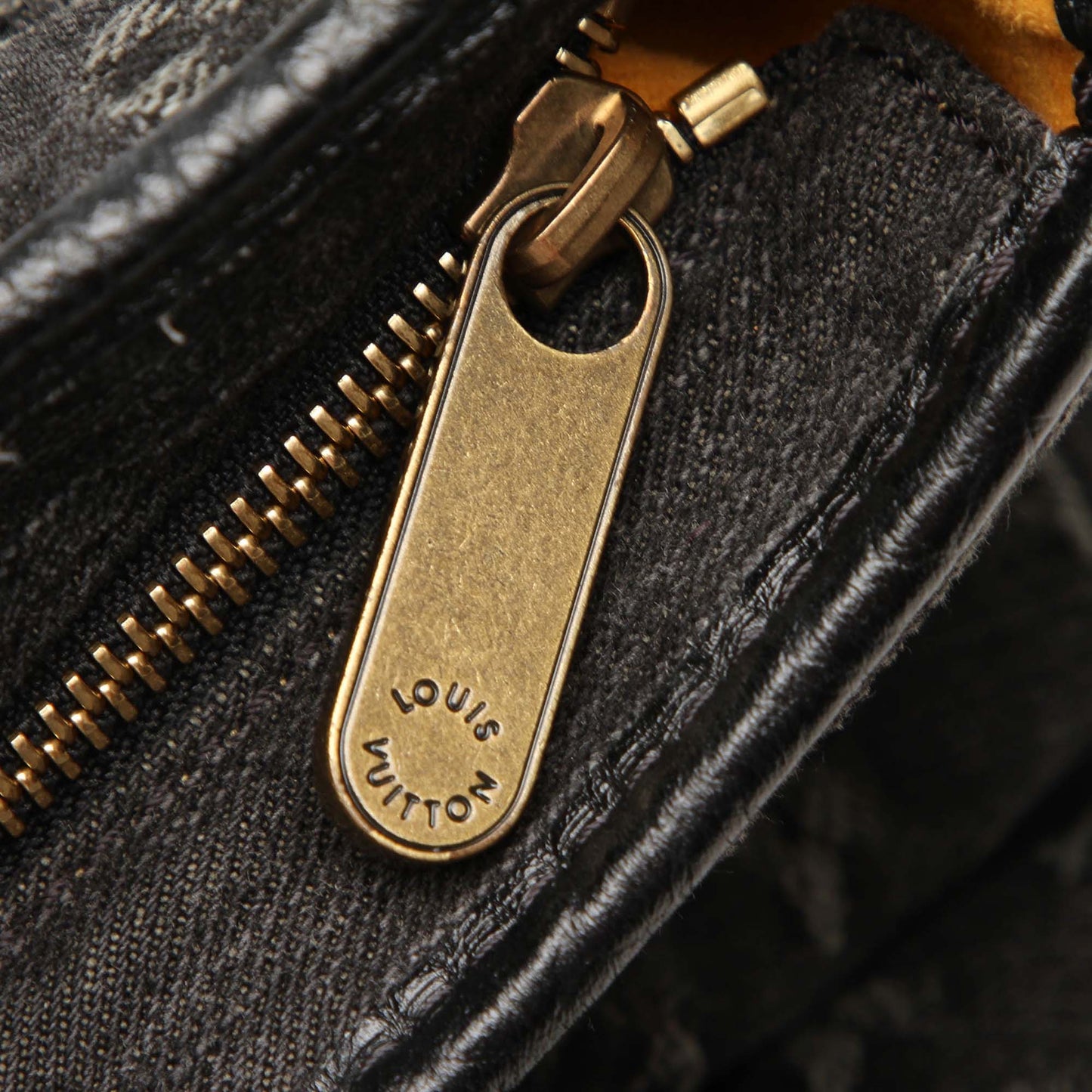 Louis-Vuitton Monogram Denim Neo Cabby MM Gray