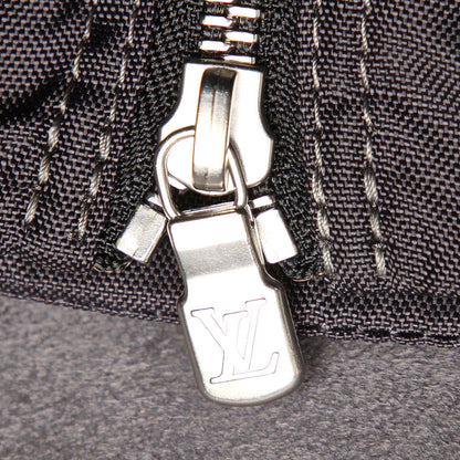 Louis-Vuitton Taiga Helanga 1 Poche Gray