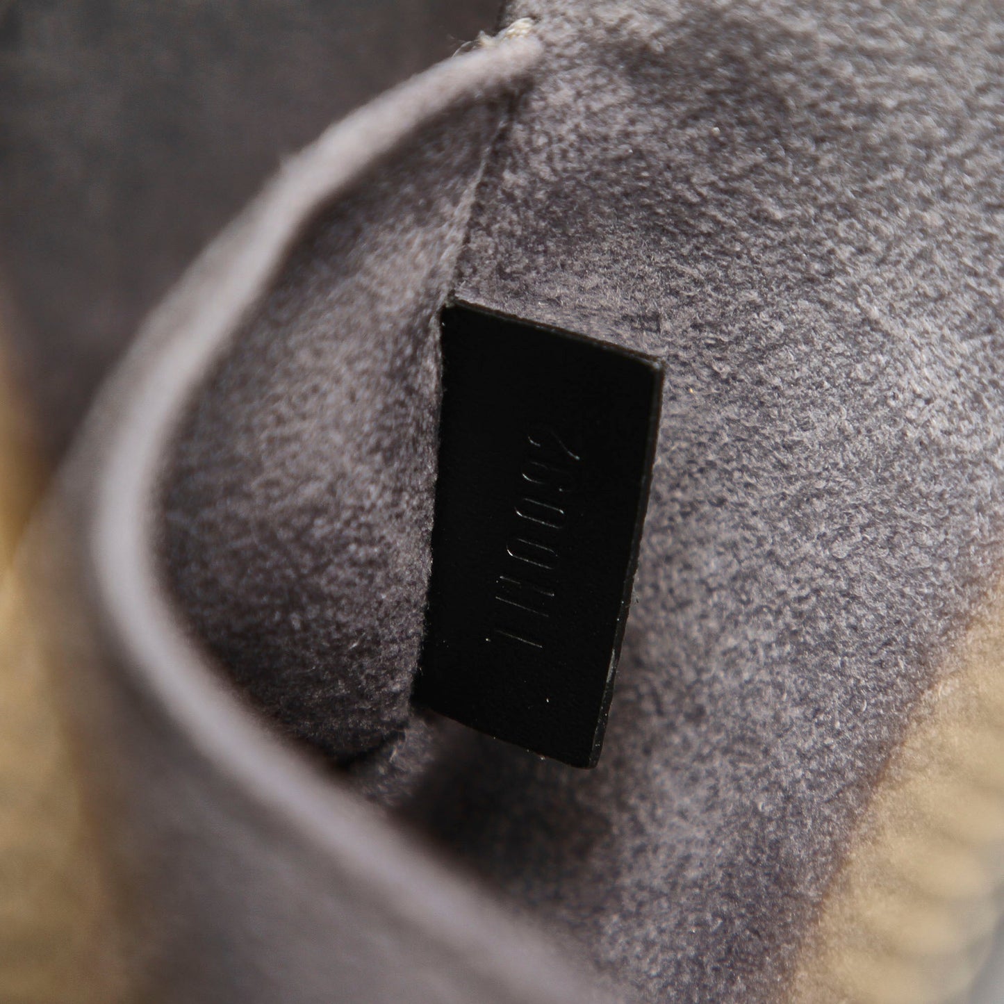 Louis-Vuitton Epi Sablons Black
