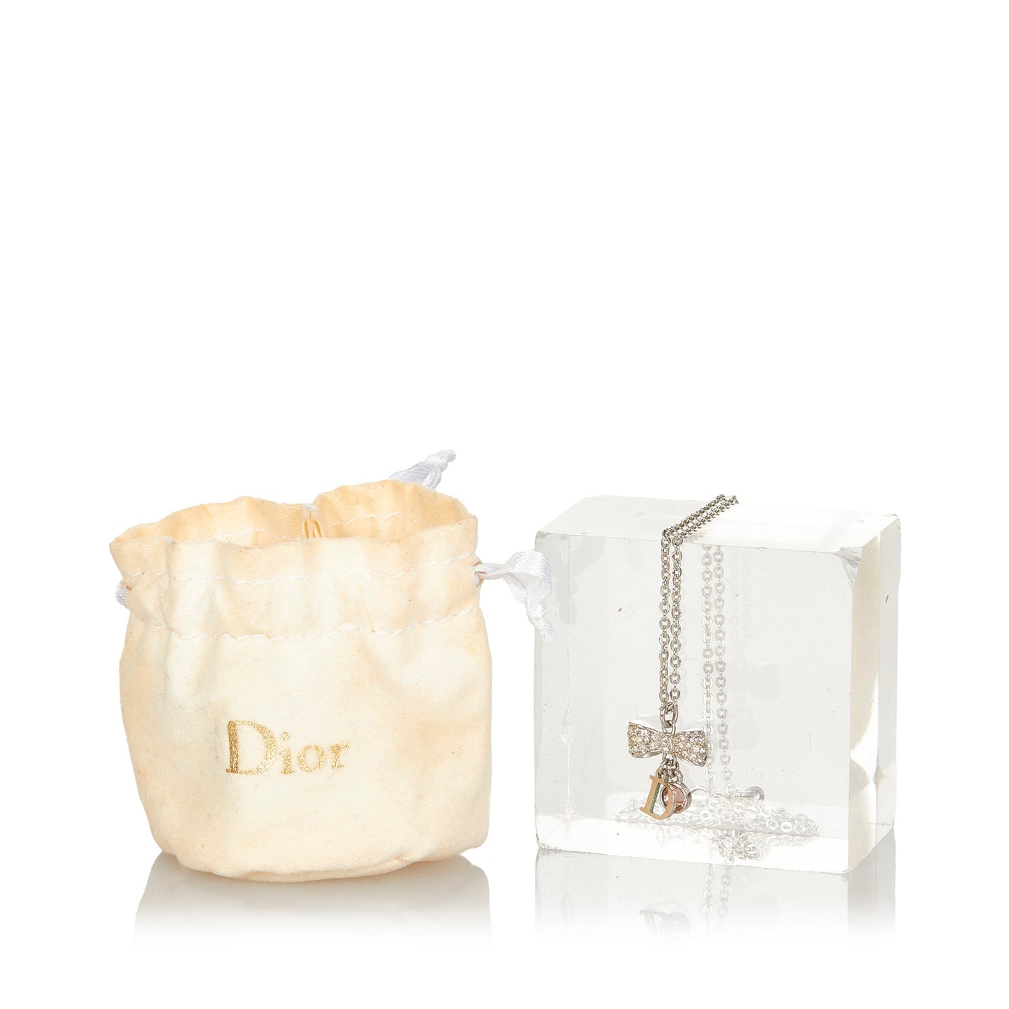 D Ribbon Pendant Necklace Silver