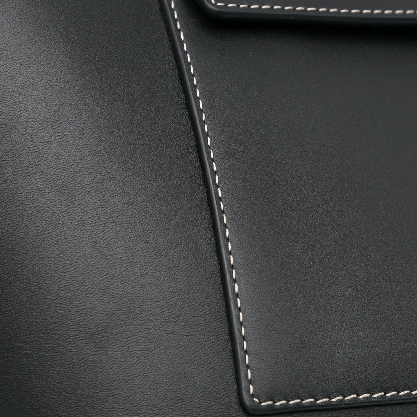 Burberry Soft Pocket Black Leather