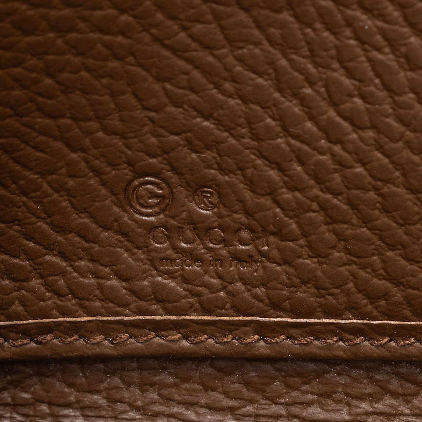 Gucci GG Canvas Zip Around Wallet (SHF-UhAy8j)