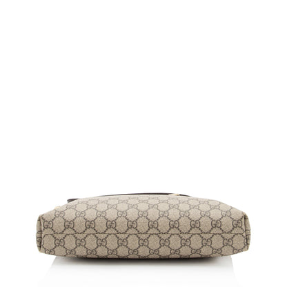 Gucci GG Supreme Classic Flat Medium Messenger Bag (SHF-z1jpvQ)
