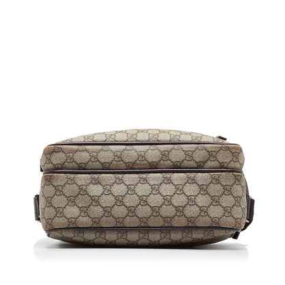 Gucci GG Supreme Crossbody Bag (SHG-c3Wr8A)