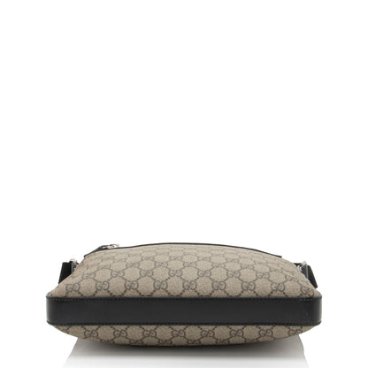 Gucci GG Supreme Flat Front Zip Messenger (SHF-7C0ZEs)