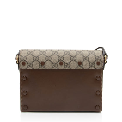 Gucci GG Supreme Script Logo Heart Crossbody (SHF-khREaw)