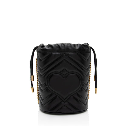 Gucci Matelasse Leather GG Marmont Mini Bucket Bag (SHF-IV6bhP)