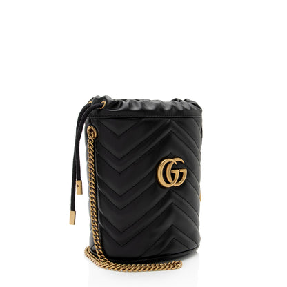 Gucci Matelasse Leather GG Marmont Mini Bucket Bag (SHF-IV6bhP)