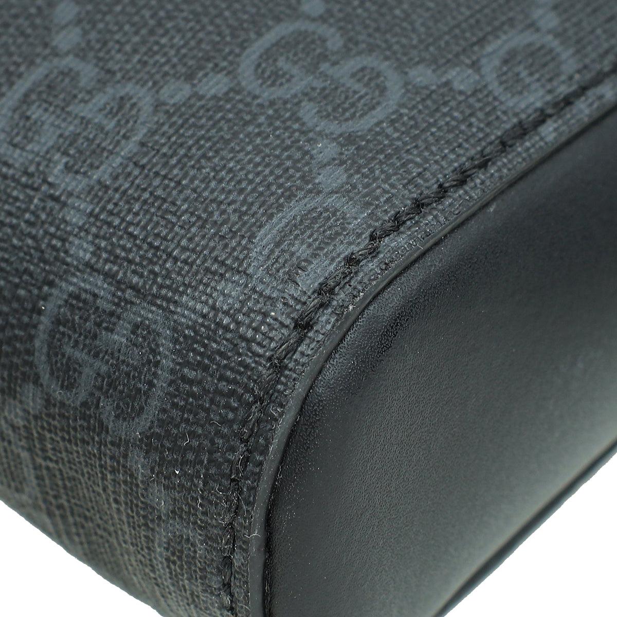 Gucci Bicolor GG Supreme Messenger Bag