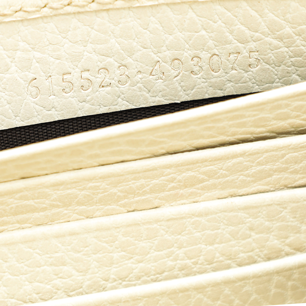 Gucci Ivory Interlocking G Chain Wallet