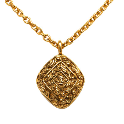 CHANEL CC Pendant Necklace Costume Necklace