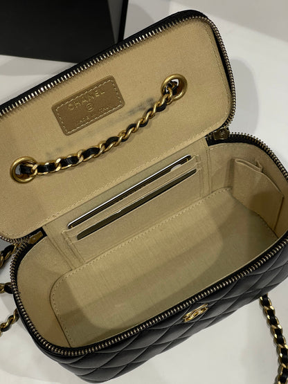 Chanel - sac vanity en cuir noir chaîne rétractable