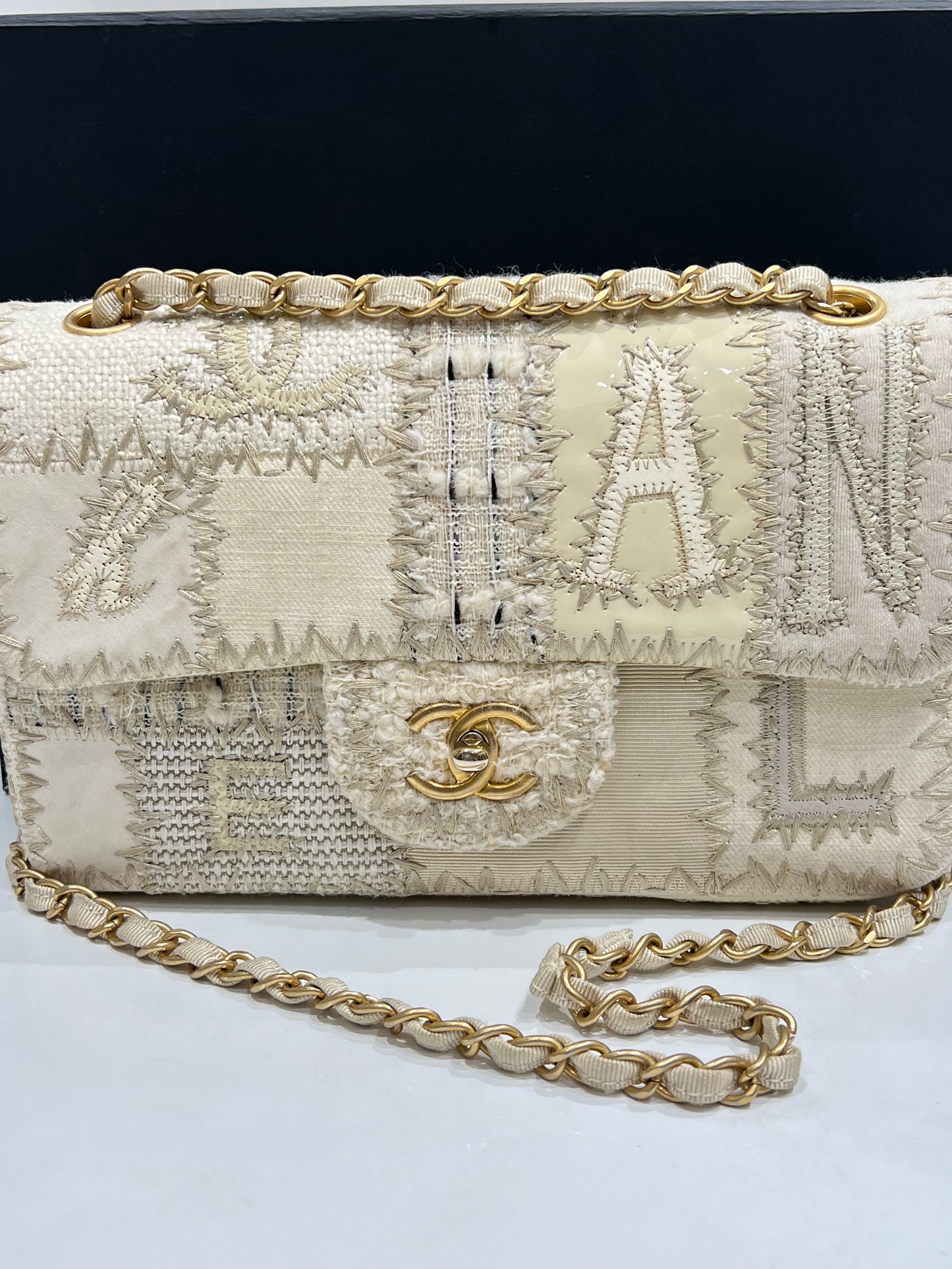 Chanel - sac classique patchwork crème