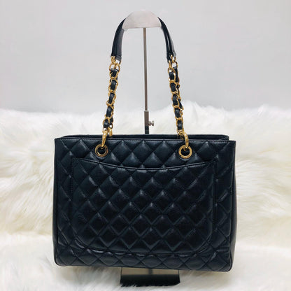 Chanel Black Caviar GST Leather Grand Shopping Tote in Black
