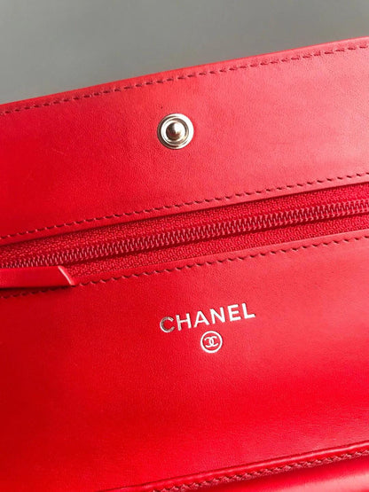 Timeless CC Wallet on Chain in Red Caviar