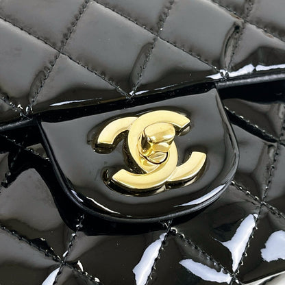 Medium Classic Double Flap Patent Black GHW