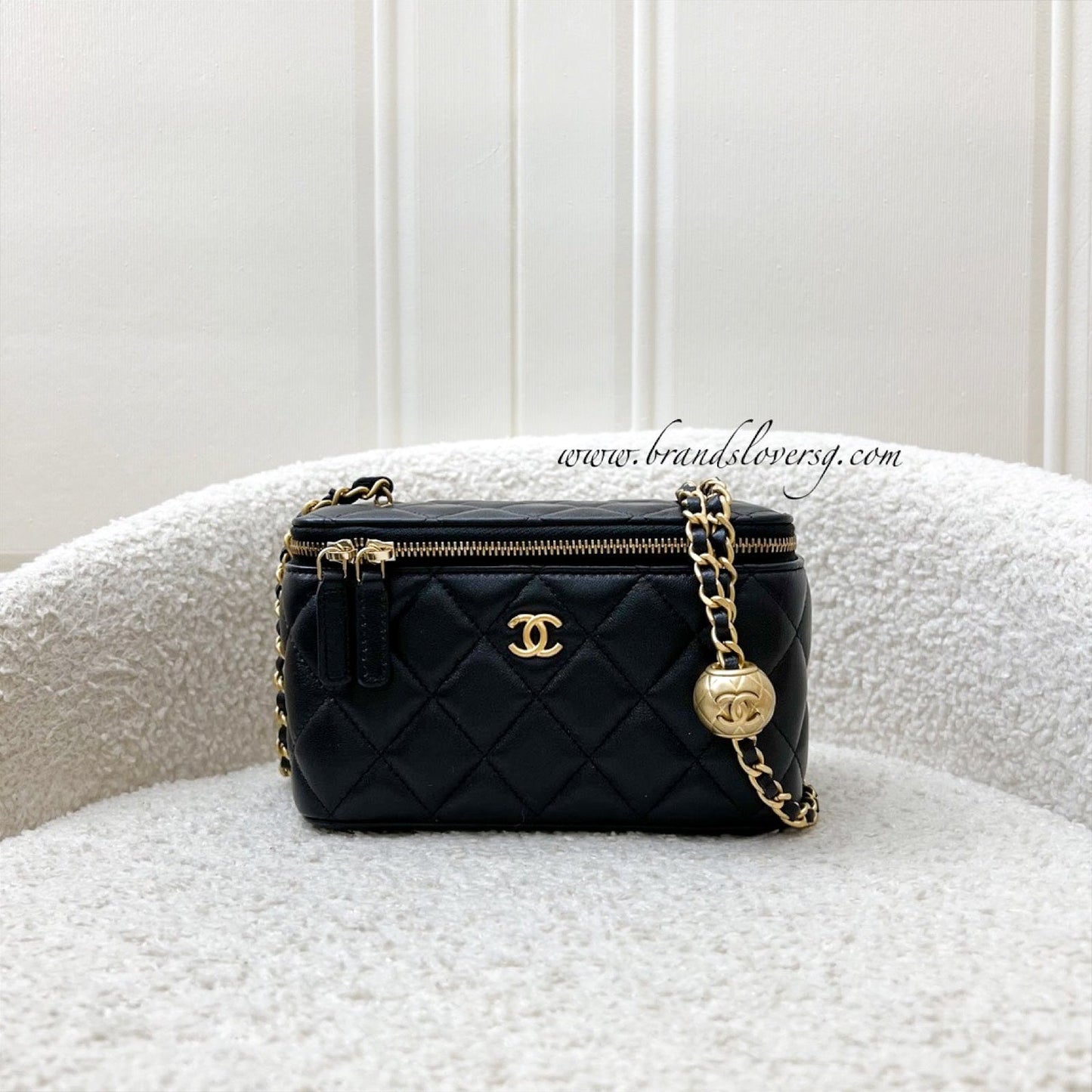 Chanel Pearl Crush Small Vanity in 24K Black Lambskin and AGHW (Model: AP2303)