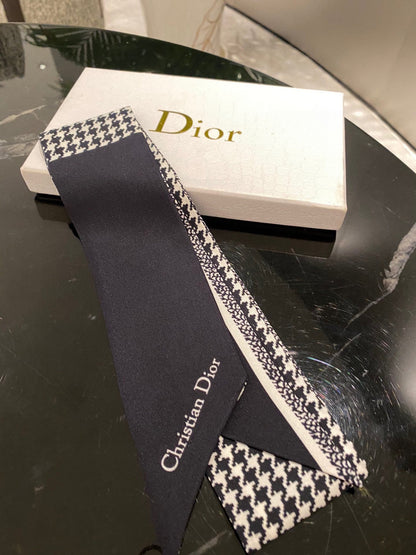 JW568 DR Scarf 100% silk twill