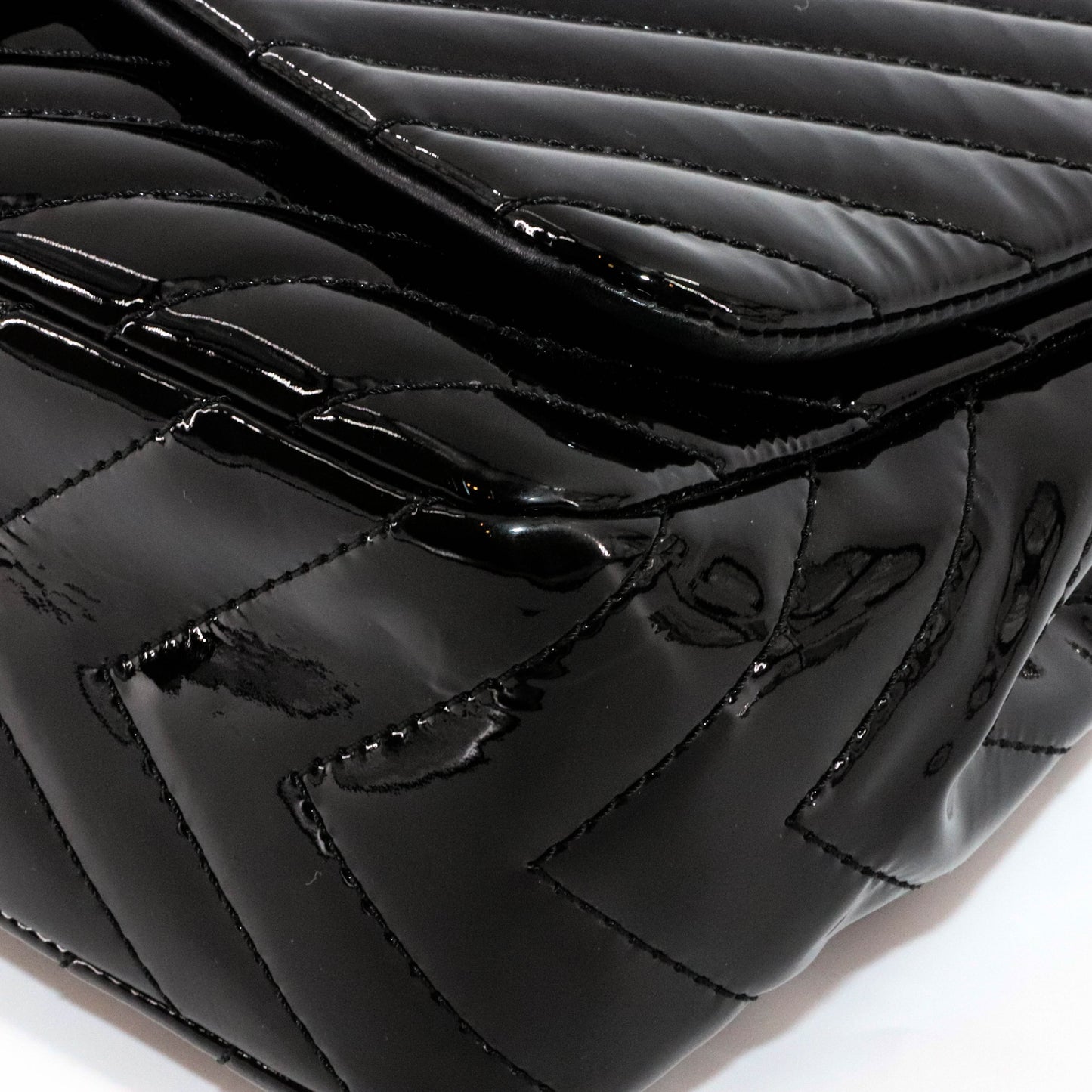 Classic Jumbo in Chevron Patent Leather with SWH Black