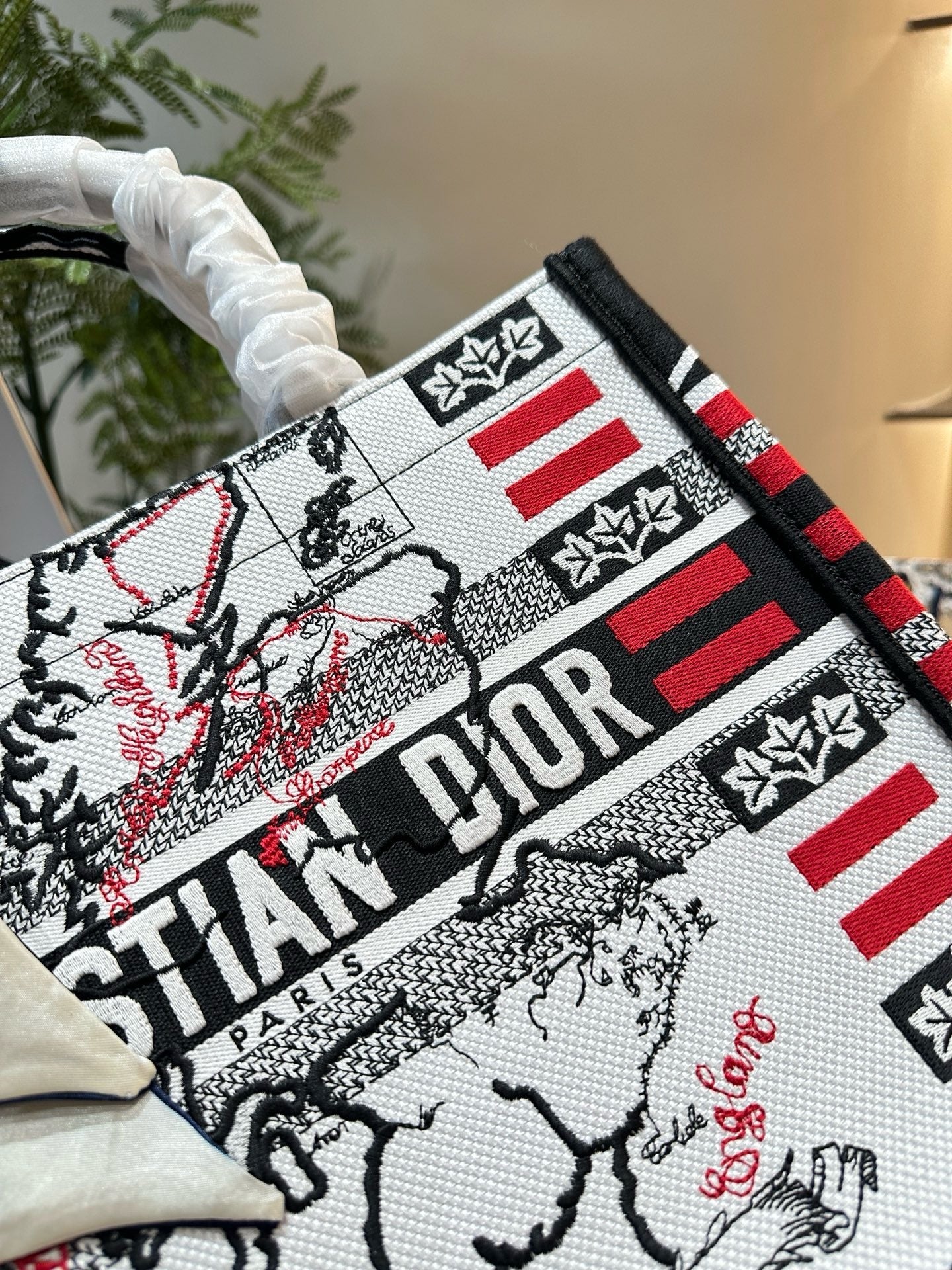 DR473 Book Tote Medium/Large