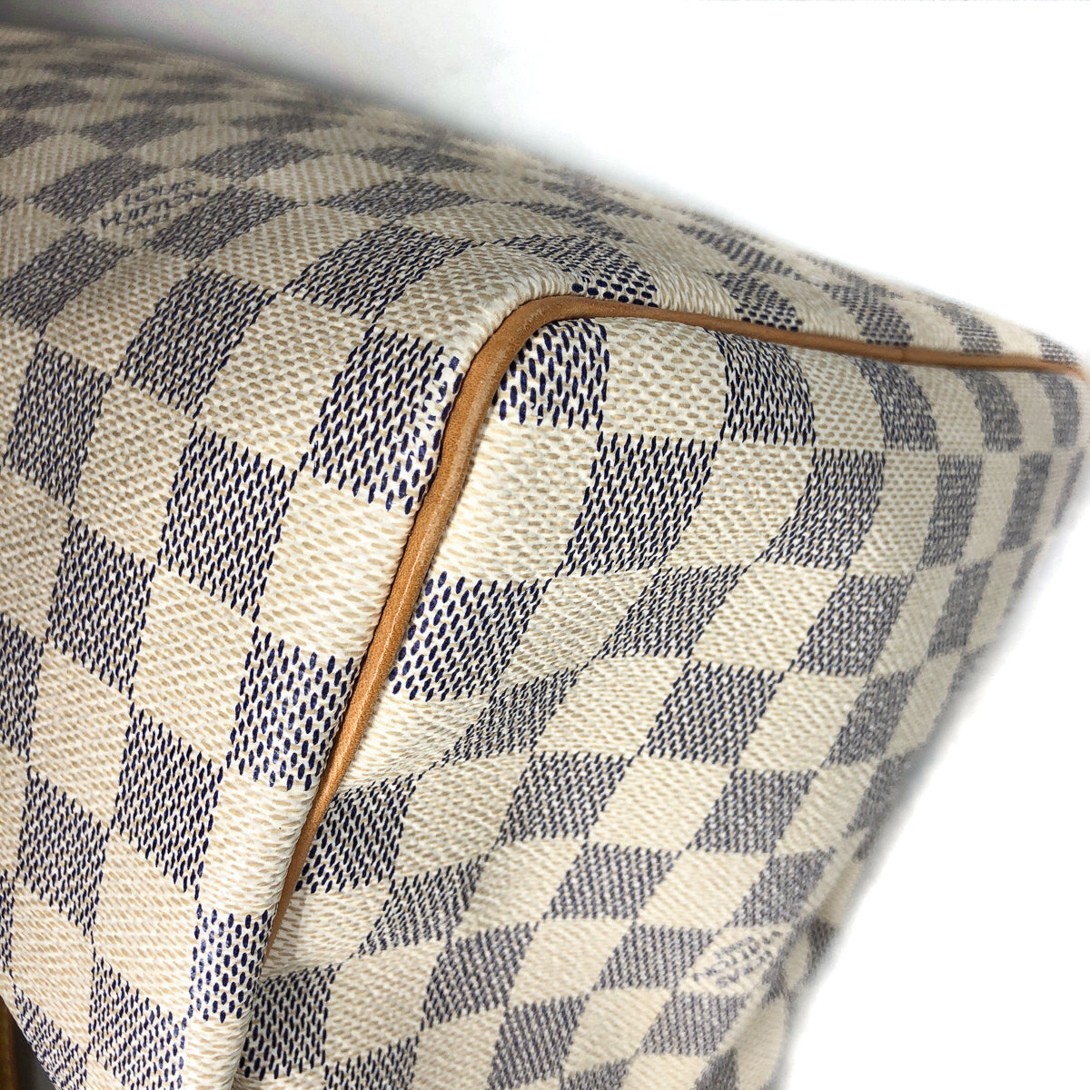 Louis-Vuitton Damier Azur Speedy 25