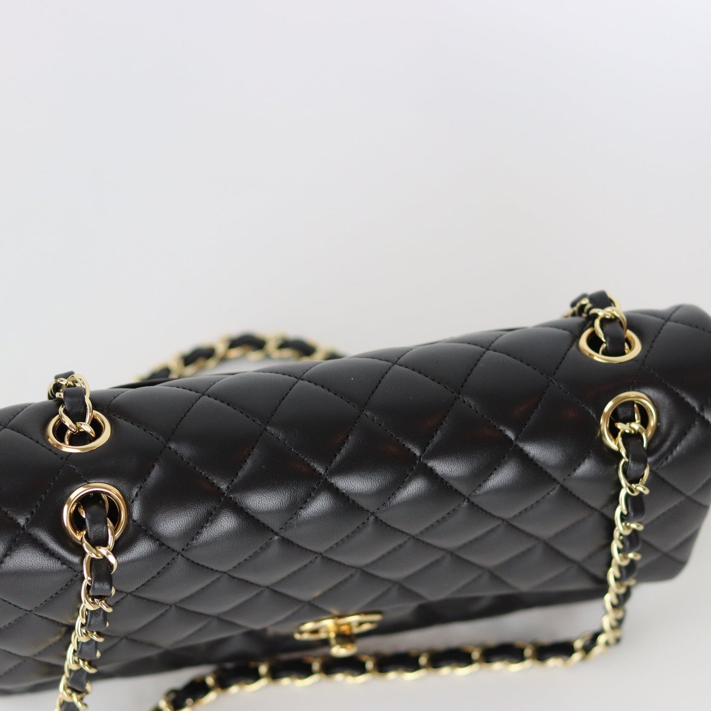 Classic Flap Black Medium Lambskin GHW