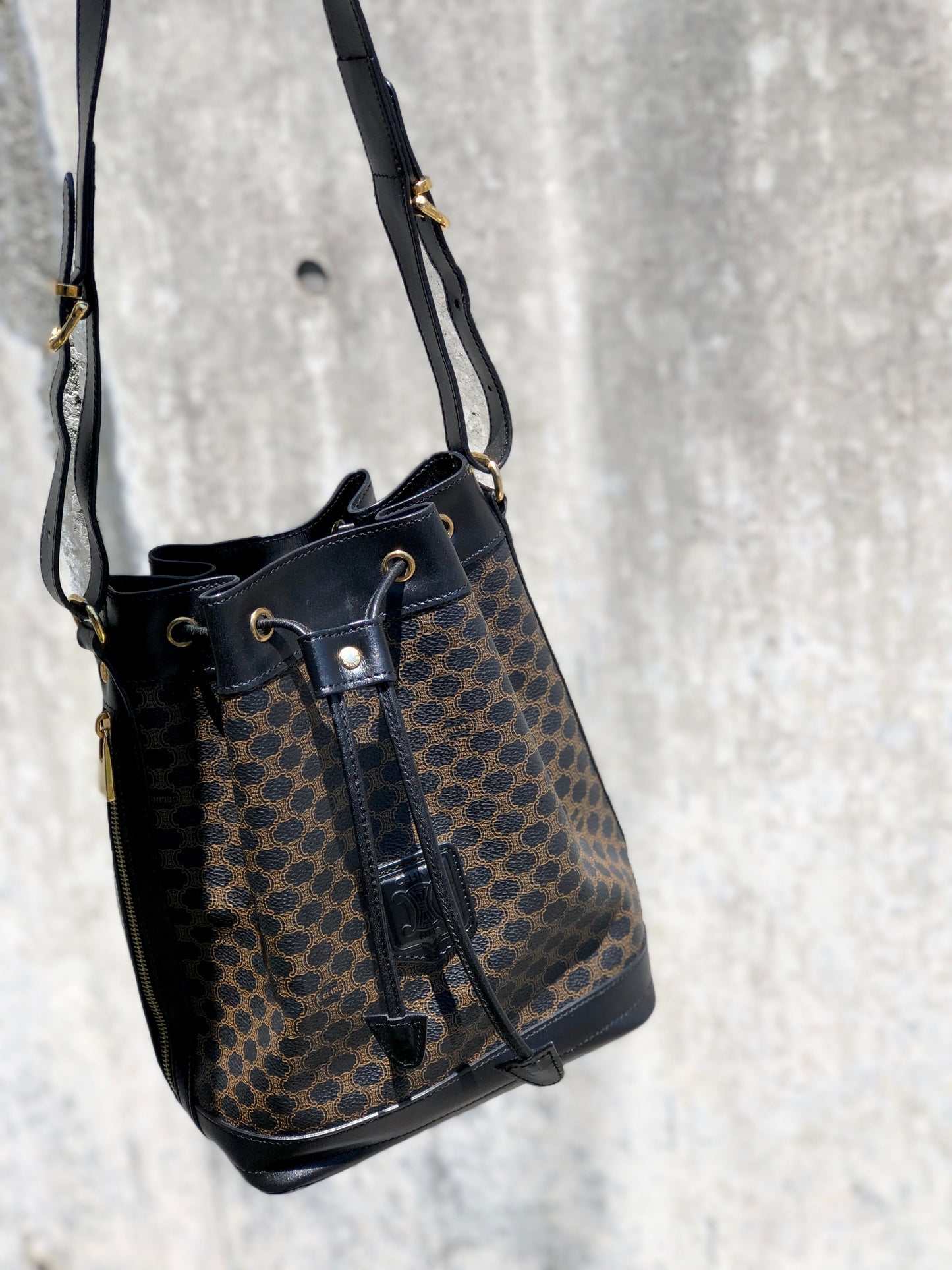 CELINE  Side zipper Drawstring Shoulder bag Black Vintage Old Celine u5gukm