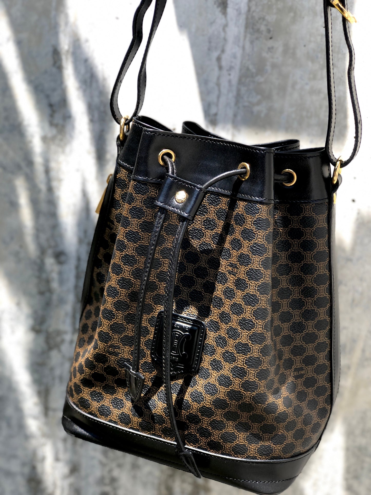 CELINE  Side zipper Drawstring Shoulder bag Black Vintage Old Celine u5gukm